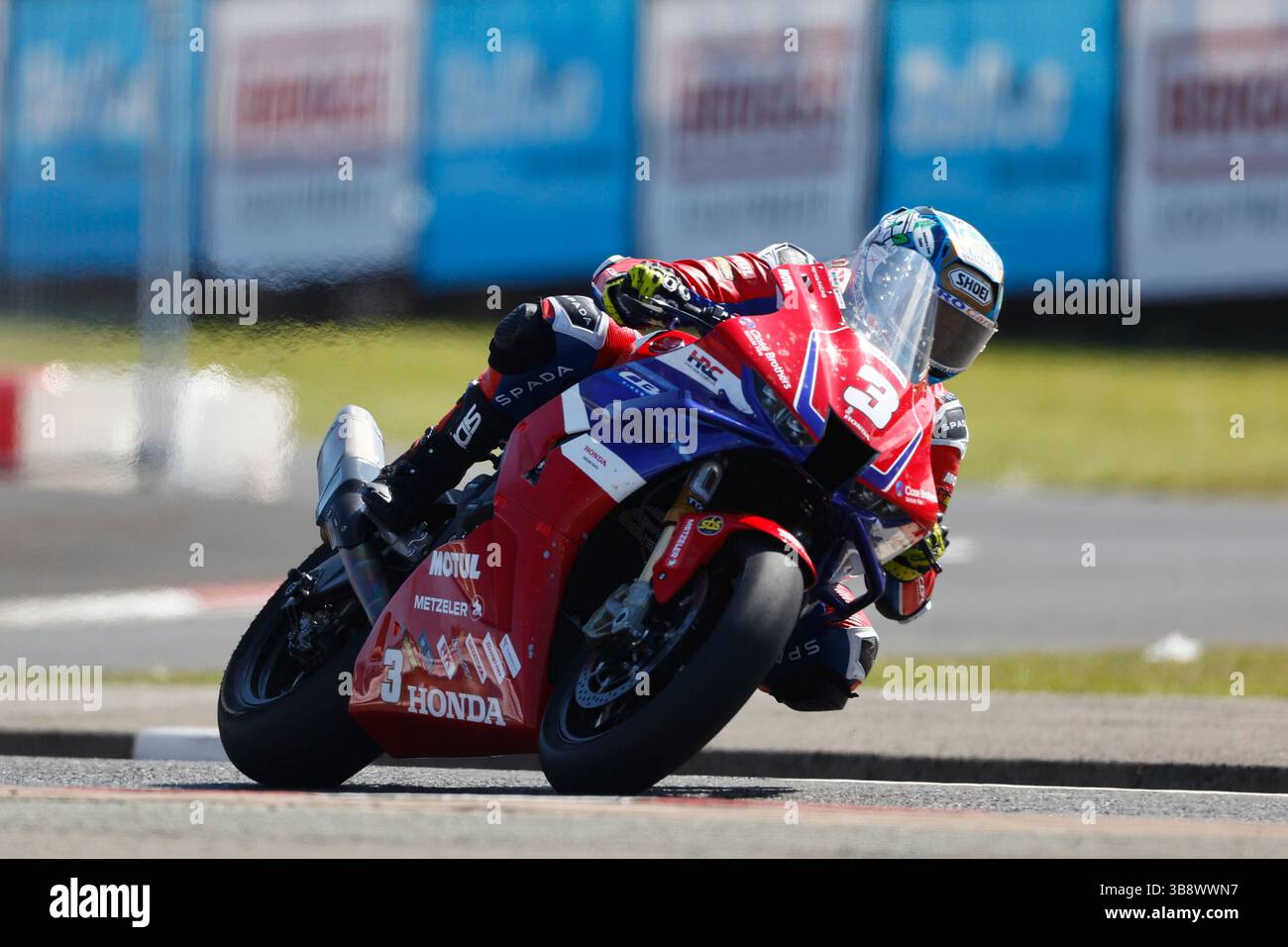 Mai 2025; Briggs EquipmentNorth West 200 Motorcycle Race, Portrush, Antrim, Nordirland; North West 200 Training und Abendrennen; Dean Harrison (Honda Racing UK) qualifizierte sich für den vierten Platz in den SuperStocks Stockfoto