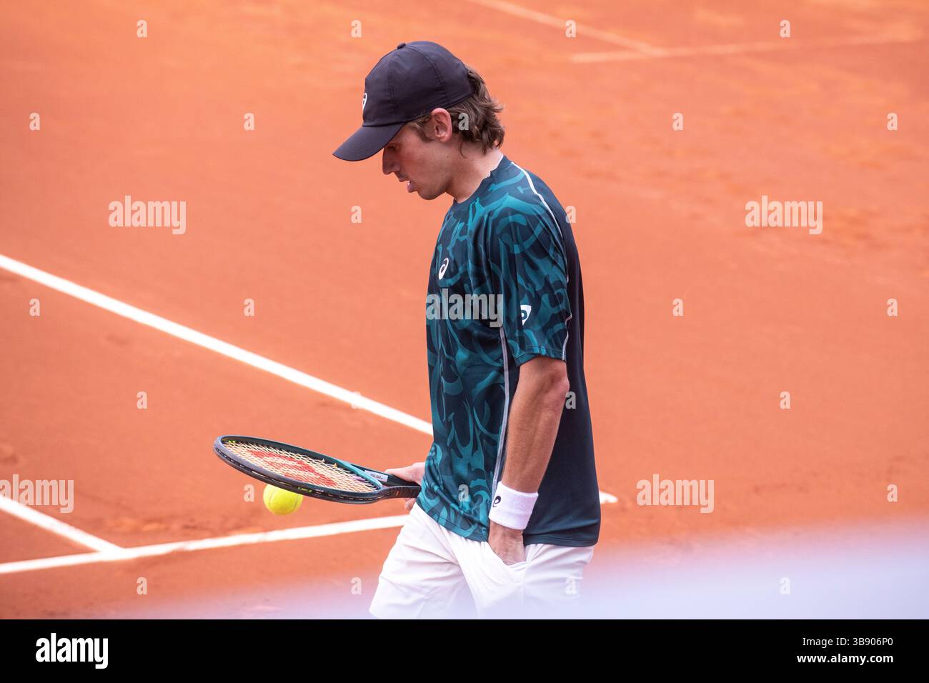 Alex de Minaur aus Australien während ihres 1. Rundenspiels bei den ATP 500 Barcelona Open Banc Sabadell. Trofeo Conde de Godó Stockfoto