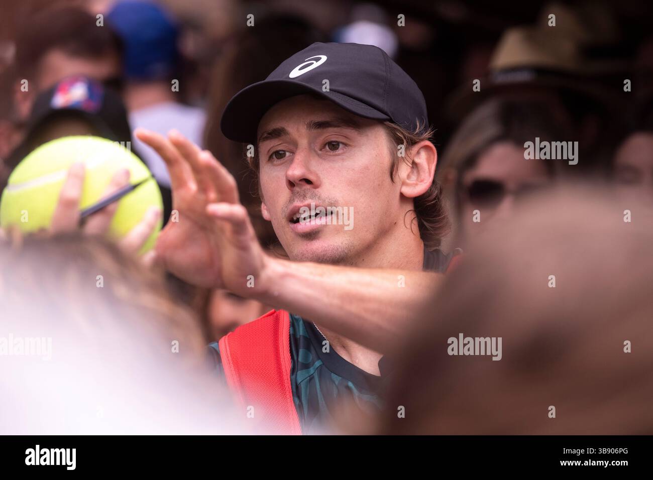 Alex de Minaur aus Australien während ihres 1. Rundenspiels bei den ATP 500 Barcelona Open Banc Sabadell. Trofeo Conde de Godó Stockfoto