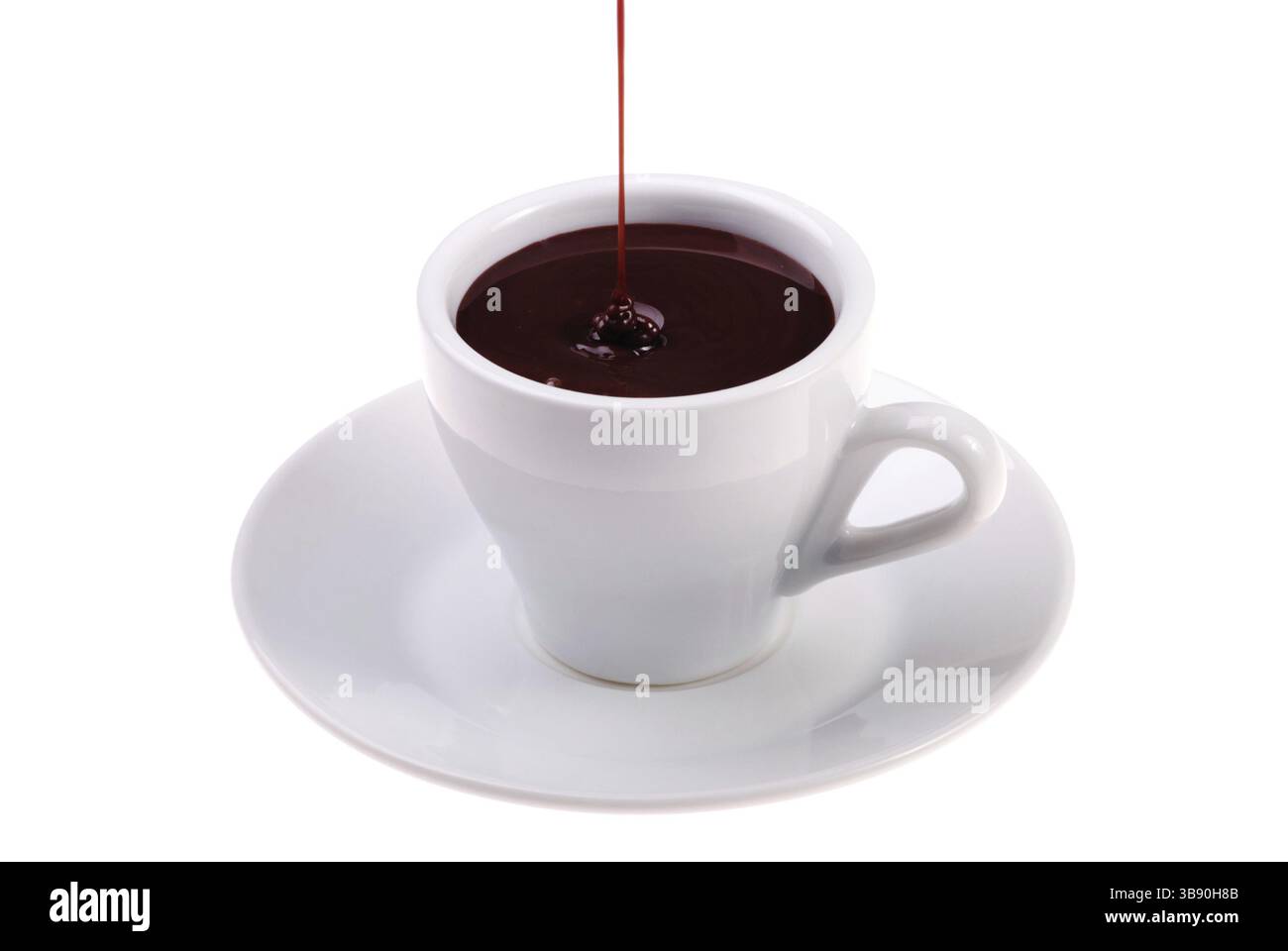 Tasse heiße Schokolade isoliert auf weißem Hintergrund Stockfoto
