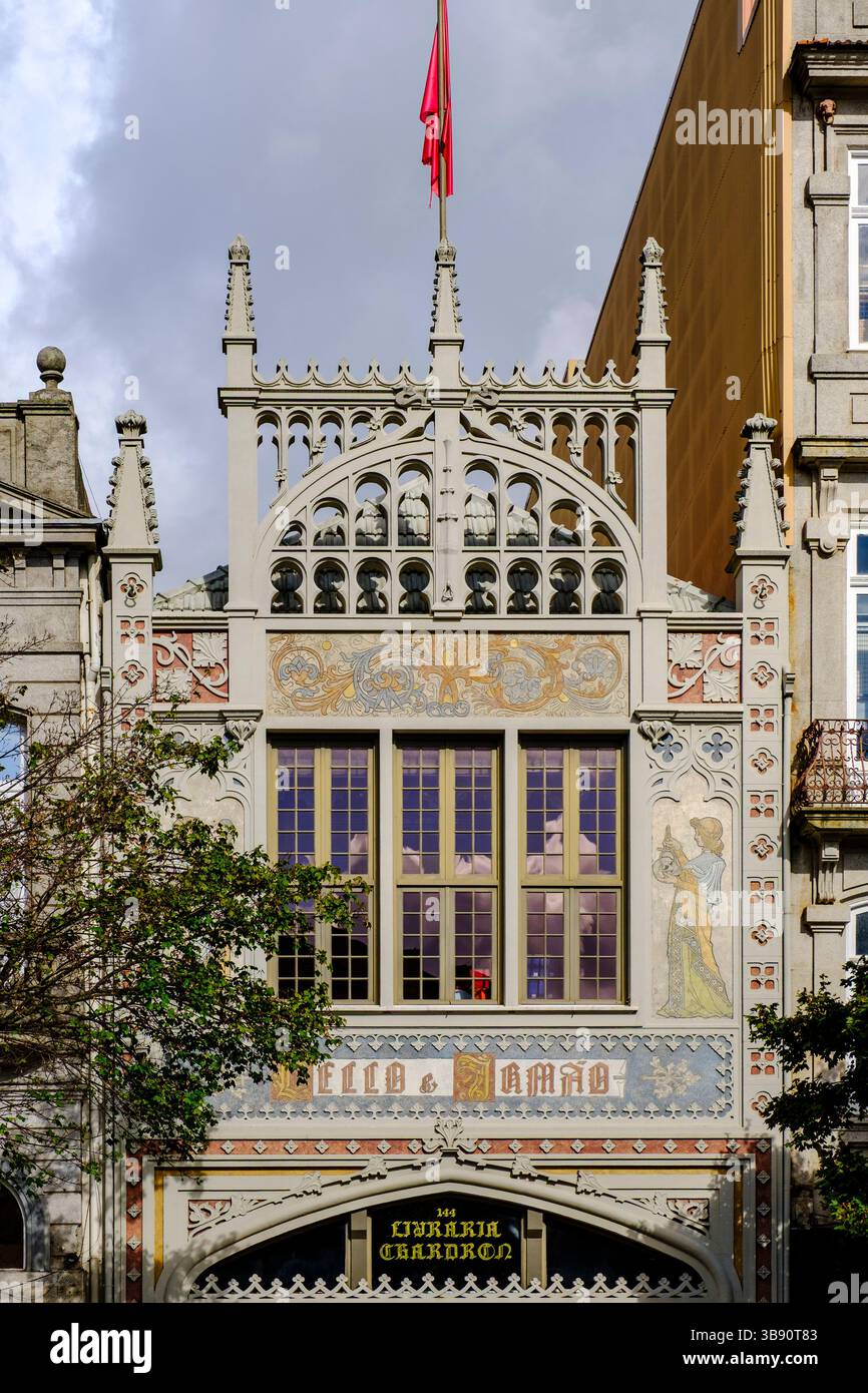 Livraria Lello & Irmão, Lello Bookstore Fassade, von Architekt Francisco Xavier Esteves, Porto, Portugal Stockfoto