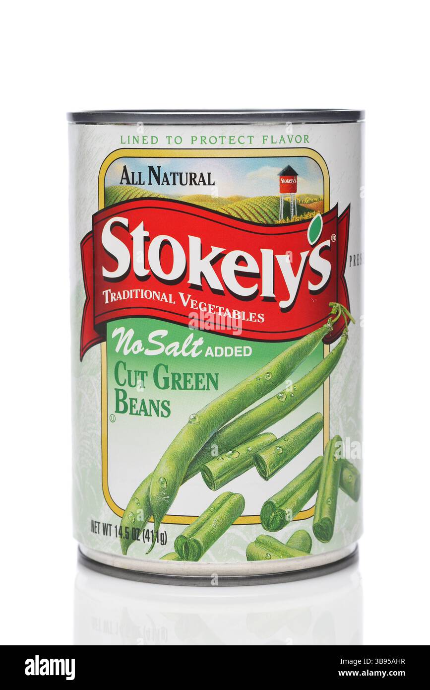 IRVINE, KALIFORNIEN – 8. MAI 2025: Eine Dose Stokleys Cut Green Beans. Stockfoto