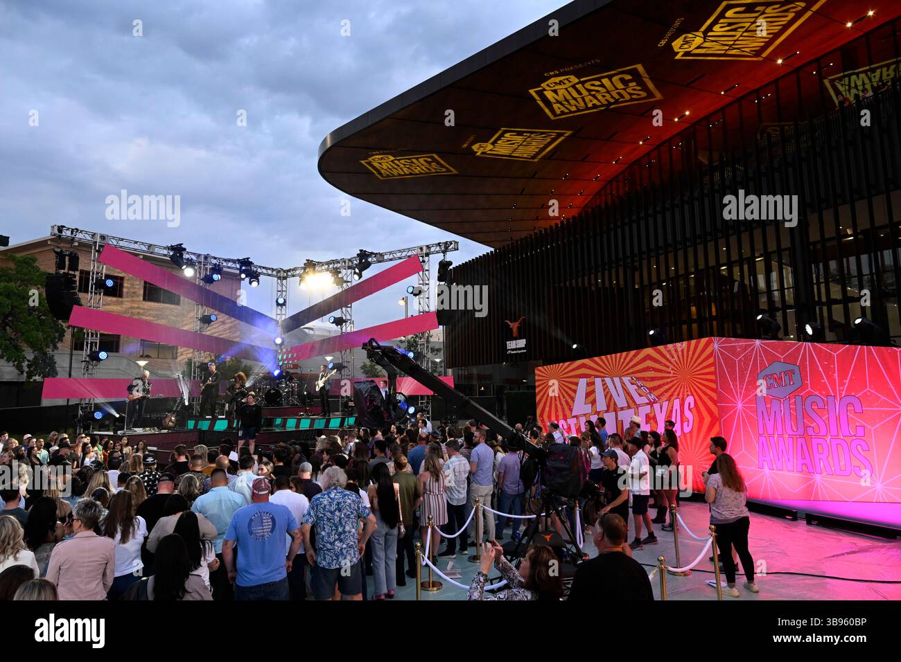 1. April 2023, Austin, TX, Vereinigte Staaten: Allgemeine Ansicht des RAM Truck Bühnenbereichs während der Aufnahme der kommenden Acts bei den Country Music Television Awards am 1. April 2023 im Austin's Moody Center. (Bild: © Bob Daemmrich/ZUMA Press Wire) Stockfoto