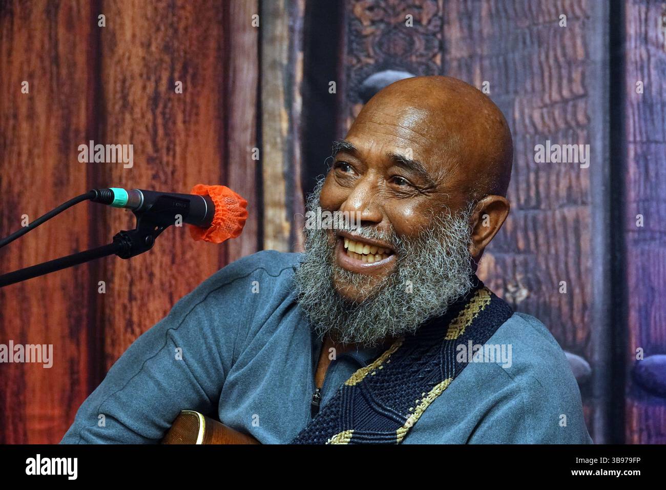 2. Februar 2023, Kansas City, Missouri, USA: Schauspieler und Folk-Sänger JOSH WHITE JR. Tritt am 2. Februar 2023 auf der Folk Alliance International Conference in Kansas City, Missouri, auf. Hunderte von Künstlern aus der ganzen Welt treffen sich, um zu lernen, sich zu vernetzen, ihre Musik zu teilen und Beziehungen zu anderen Musikern und Branchenexperten aufzubauen. (Kreditbild: © Karen Focht/ZUMA Press Wire) Stockfoto