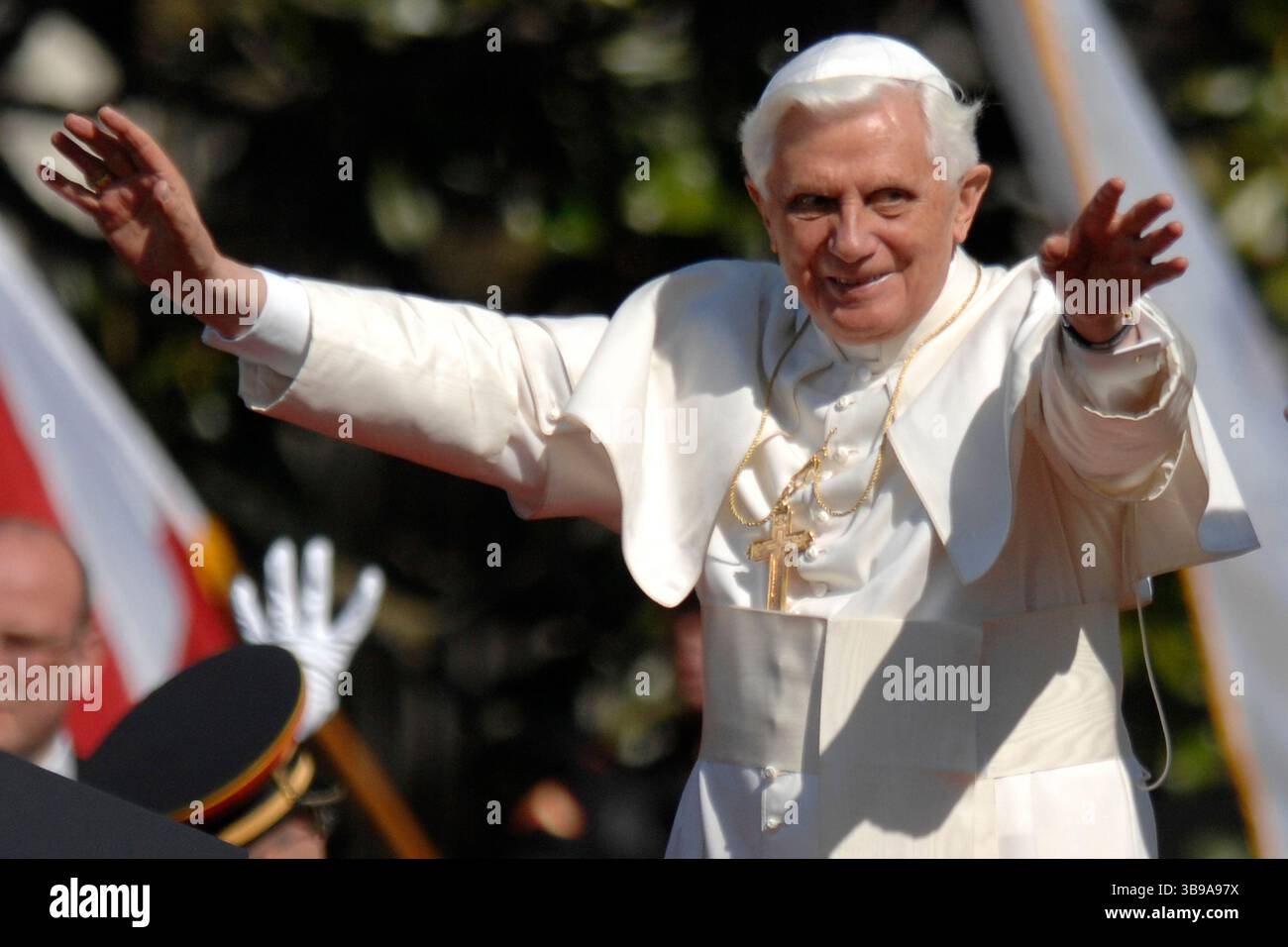 16. April 2008: 16/08 das Weiße Haus Washington D.C. Präsident George W Bush begrüßt Papst Benedikt XVI. Im Weißen Haus....Foto: Christy Bowe ImageCatcher News (Foto: © Christy Bowe/ZUMA Press Wire) Stockfoto