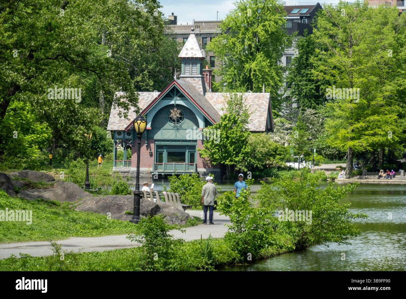 Das Harlem Meer ist ein kleines Gewässer am äußersten nördlichen Rand des Central Park, New York City, USA 2025 Stockfoto