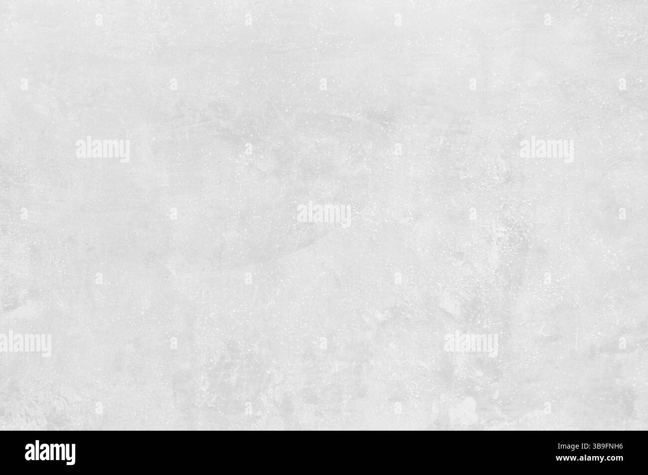 Helle Wand als Hintergrund mit ungleichmäßiger grauer Farbe Stockfoto