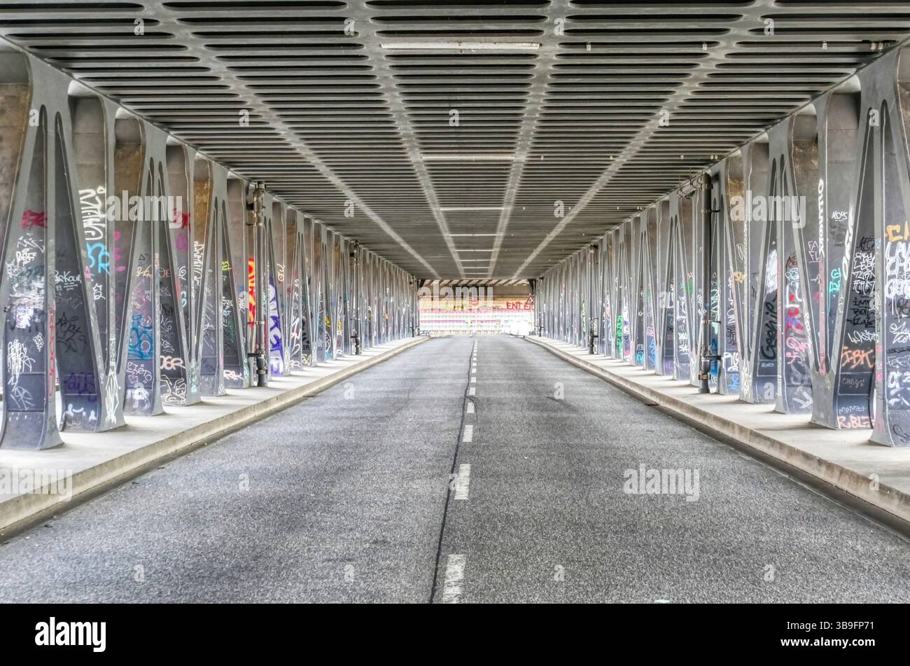 Blick auf die Oberhafenbrücke in Hamburg Stockfoto