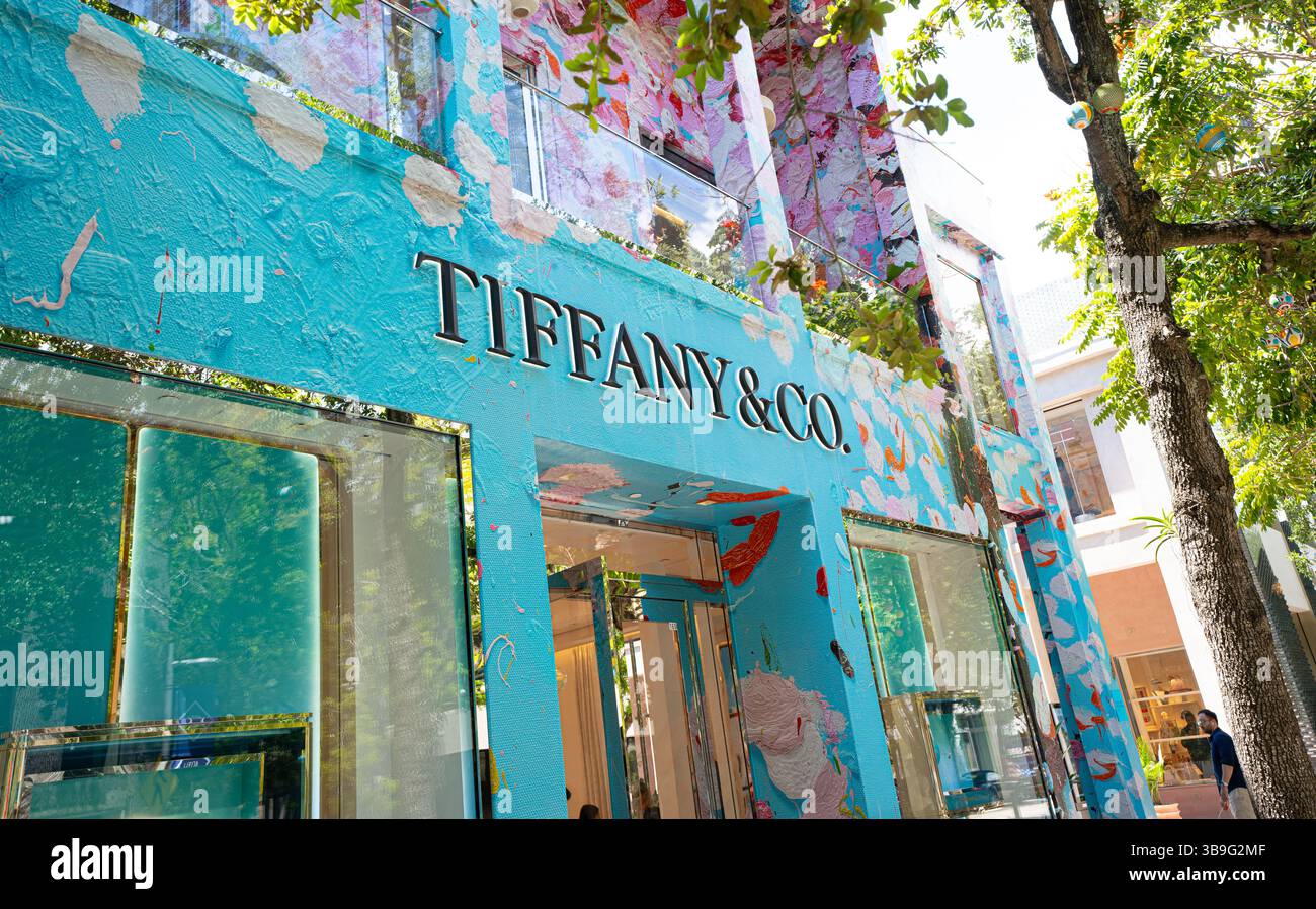 Tiffany & Co. Ladenfront mit künstlerischer Außenansicht im Miami Design District Stockfoto