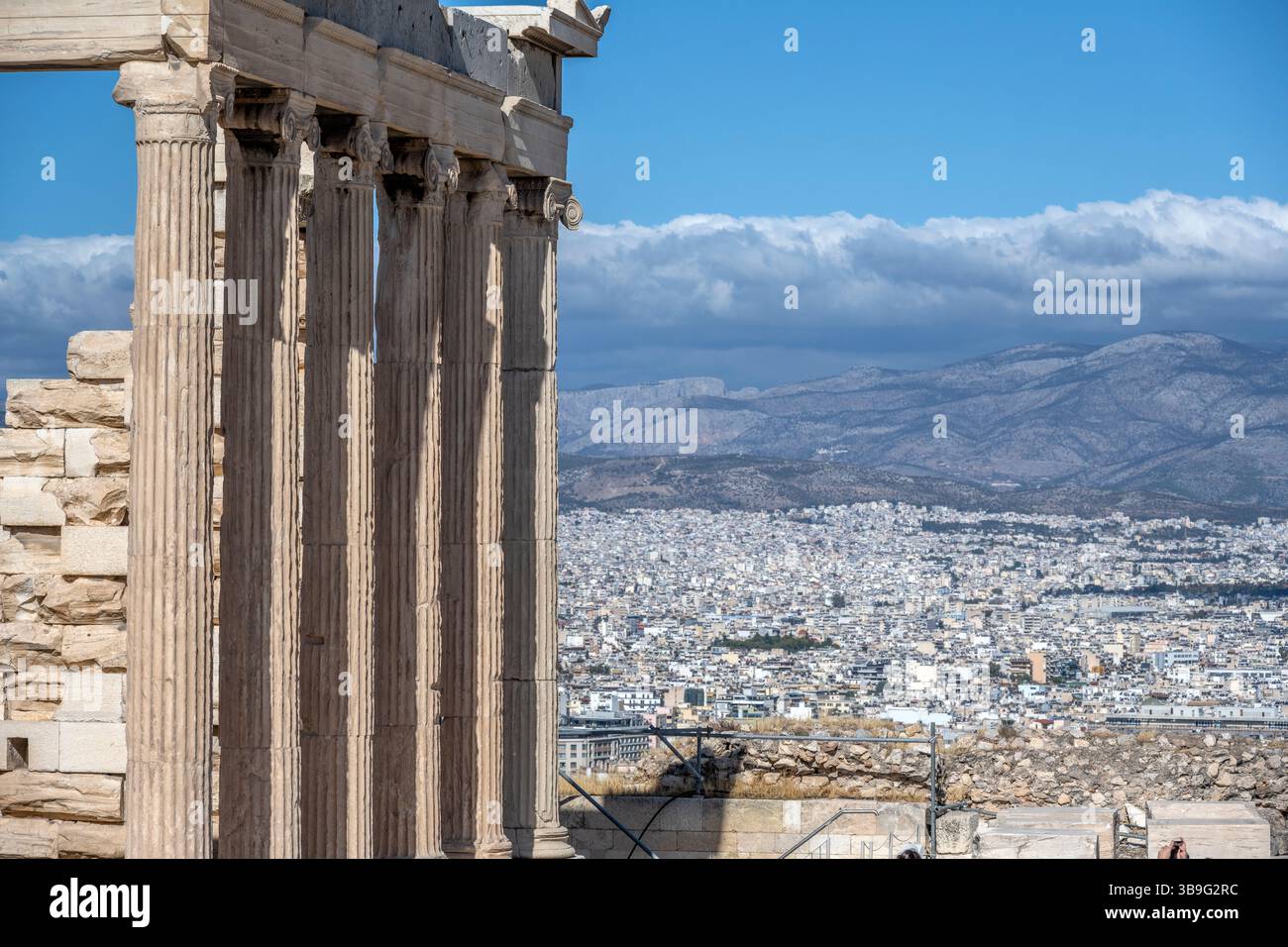 Athen, Griechenland, Europa. Blick auf Athen vom Erechtheion-Tempel Stockfoto