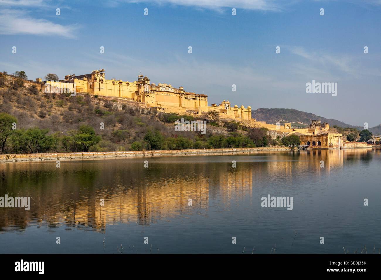 Blick auf Amber Fort über Maota Lake, Amer Stockfoto