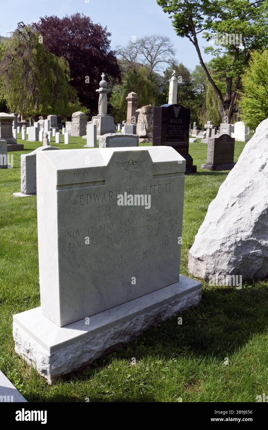 Grave des Astronauten Ed White, des ersten Amerikaners, der im Weltraum spazierte, der 1967 beim Apollo-1-Raumkapselfeuer starb. Stockfoto