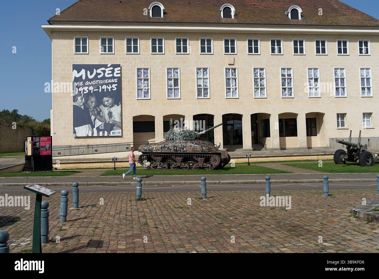 Falaise Frankreich - 5. September 2023 - Museum in Falaise - Memorial des Civils dans La Guerre - über das Leben im Zweiten Weltkrieg in der Normandie Frankreich Stockfoto