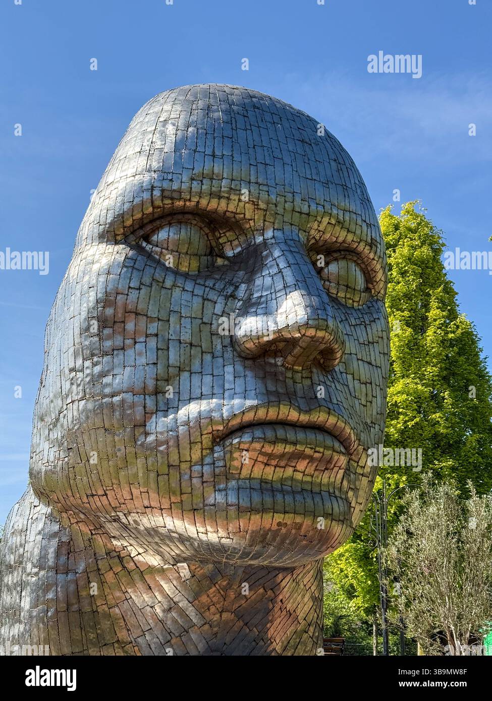 Gesicht der Skulptur Wigan im Stadtzentrum von Wigan von dem Bildhauer Rick Kirby Stockfoto