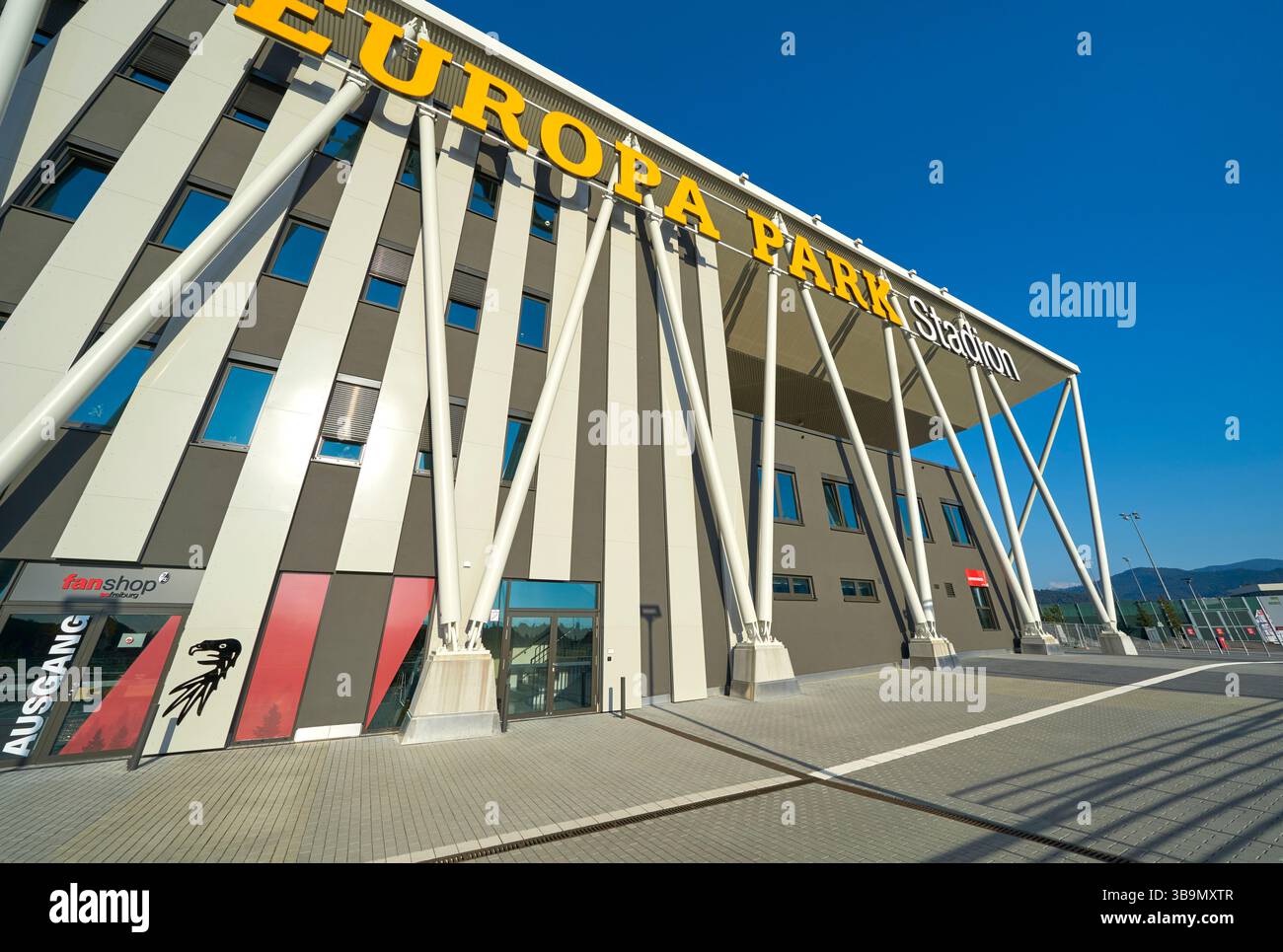 Blick auf das Europa Park Stadion - die offizielle Arena des FC Freiburg Stockfoto