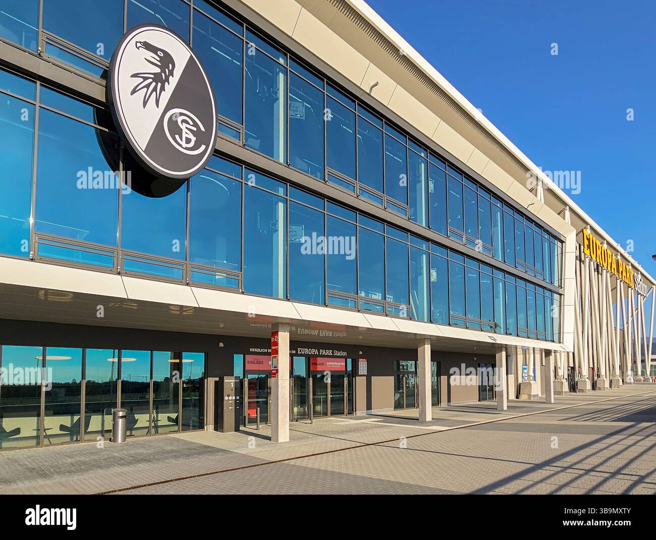 Blick auf das Europa Park Stadion - die offizielle Arena des FC Freiburg Stockfoto