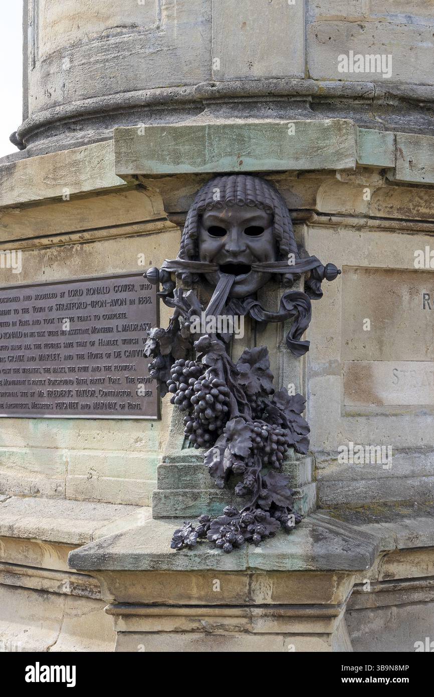 Griechische Bronzemaske, Gower Monument, Stratford-upon-Avon, Warwickshire, England, Großbritannien Stockfoto Griechische Bronzemaske, Gower Monument, Stratford-upon-Avon, Warwickshire, England, Großbritannien Stockfoto