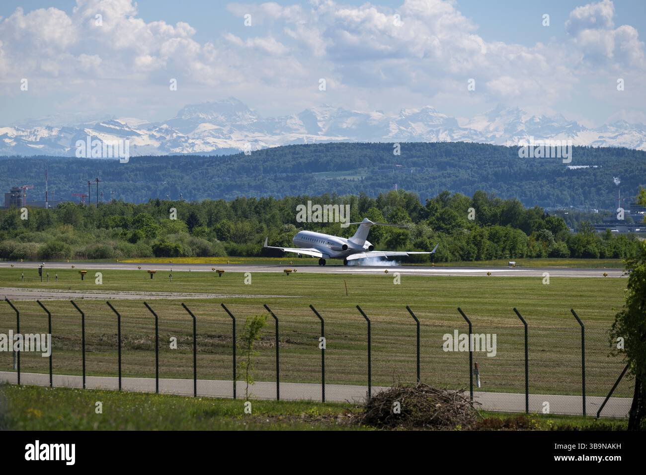 Flugzeuge FAI Rent-a-Jet, D-ACEV, Bombardier Global Express BD-700-1A10, Zürich Kloten, Schweiz, Europa Stockfoto