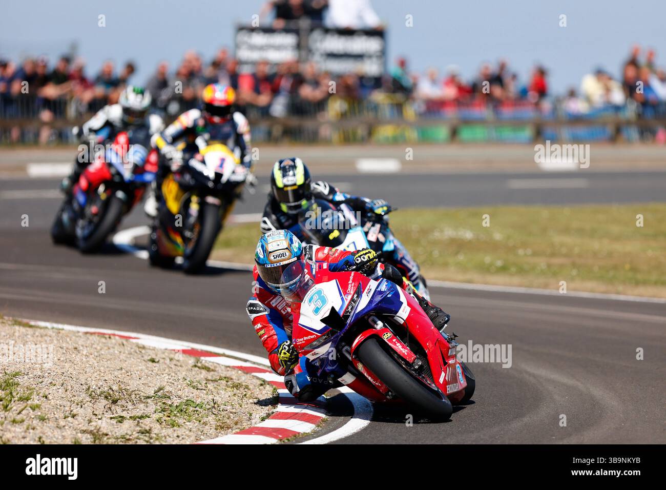 Portrush, Antrim, Nordirland. 10. Mai 2025; Briggs EquipmentNorth West 200 Motorcycle Race, Portrush, Antrim, Nordirland; North West 200 Race Day; Dean Harrison (Honda Racing UK) belegte den zweiten Platz im Supersportrennen Credit: Action Plus Sports Images/Alamy Live News Stockfoto