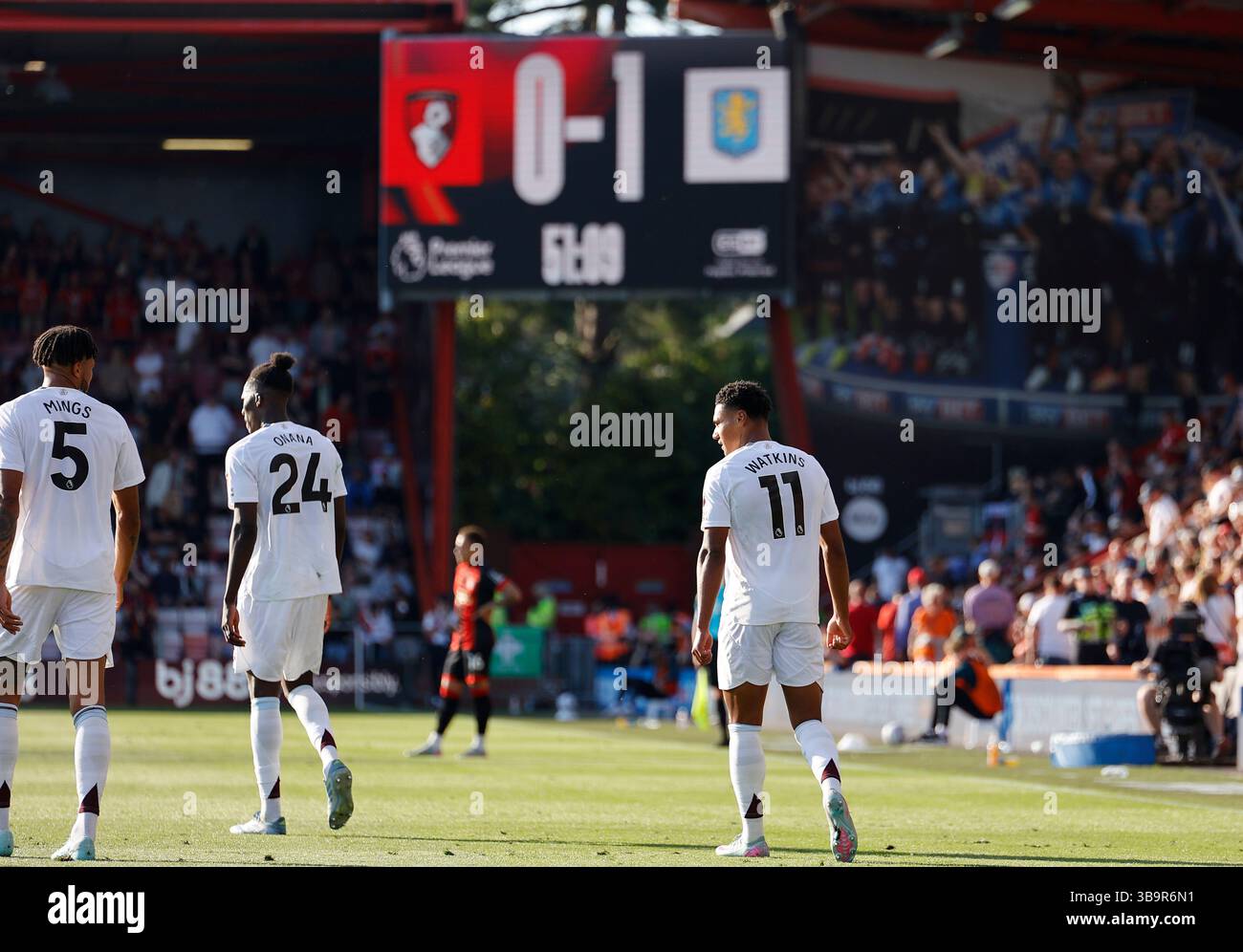 Vitality Stadium, Boscombe, Dorset, Großbritannien. Mai 2025. AFC Bournemouth gegen Aston Villa; Watkins of Aston Villa feiert, nachdem er in der 6. Minute 45 1-0 Punkte erzielte. Credit: Action Plus Sports/Alamy Live News Stockfoto