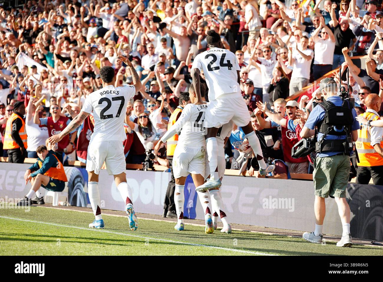 Vitality Stadium, Boscombe, Dorset, Großbritannien. Mai 2025. AFC Bournemouth gegen Aston Villa; Watkins of Aston Villa feiert, nachdem er in der 6. Minute 45 1-0 Punkte erzielte. Credit: Action Plus Sports/Alamy Live News Stockfoto