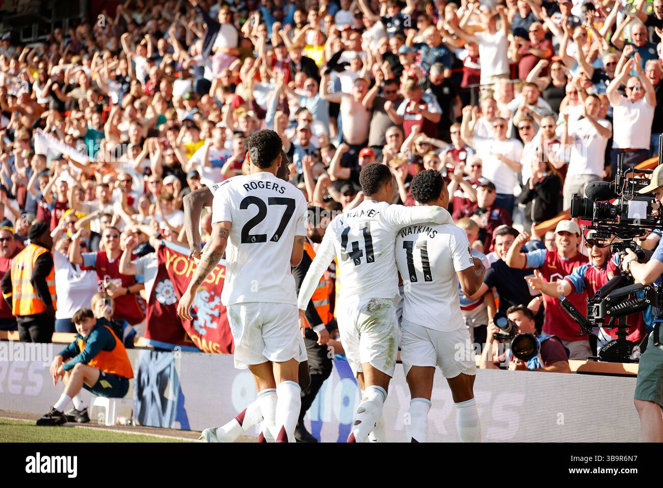 Vitality Stadium, Boscombe, Dorset, Großbritannien. Mai 2025. AFC Bournemouth gegen Aston Villa; Watkins of Aston Villa feiert, nachdem er in der 6. Minute 45 1-0 Punkte erzielte. Credit: Action Plus Sports/Alamy Live News Stockfoto