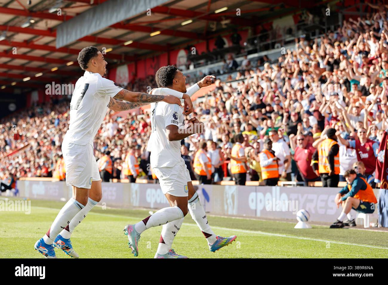 Vitality Stadium, Boscombe, Dorset, Großbritannien. Mai 2025. AFC Bournemouth gegen Aston Villa; Watkins of Aston Villa feiert, nachdem er in der 6. Minute 45 1-0 Punkte erzielte. Credit: Action Plus Sports/Alamy Live News Stockfoto