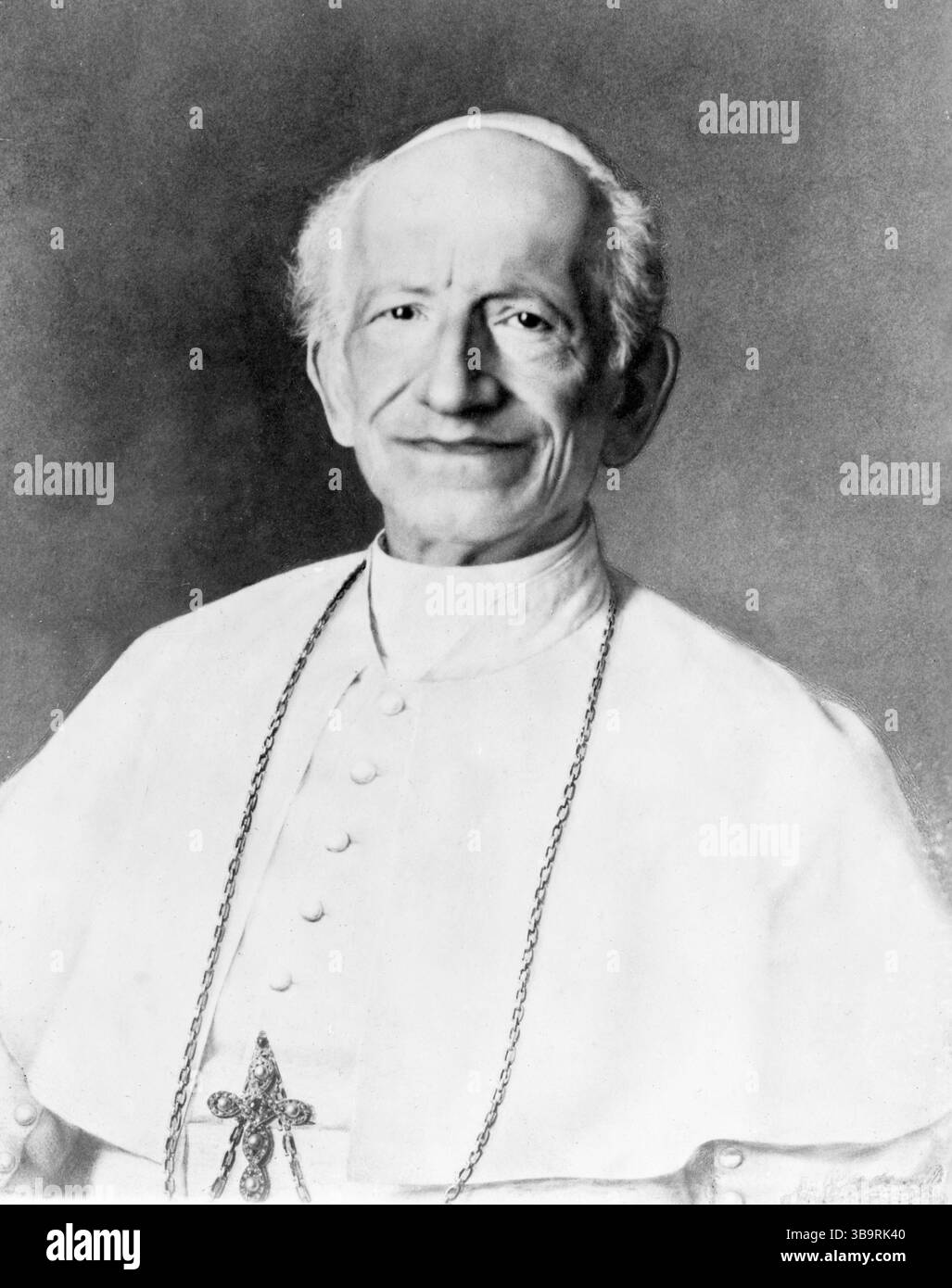 Papst Leo XIII. (* 2. März 1810 als Gioacchino Vincenzo Raffaele Luigi Pecci; 20. Juli 1903) war vom 20. Februar 1878 bis zu seinem Tod im Juli 1903 Leiter der katholischen Kirche. Er hatte die viertlängste Herrschaft eines jeden Papstes. Er ist bekannt für seinen Intellektualismus und seine Versuche, die Position der katholischen Kirche in Bezug auf das moderne Denken zu definieren. In seiner berühmten Enzyklika Rerum novarum aus dem Jahr 1891 stellte Papst Leo die Rechte der Arbeiter auf fairen Lohn, sichere Arbeitsbedingungen und die Bildung von Gewerkschaften dar. Stockfoto