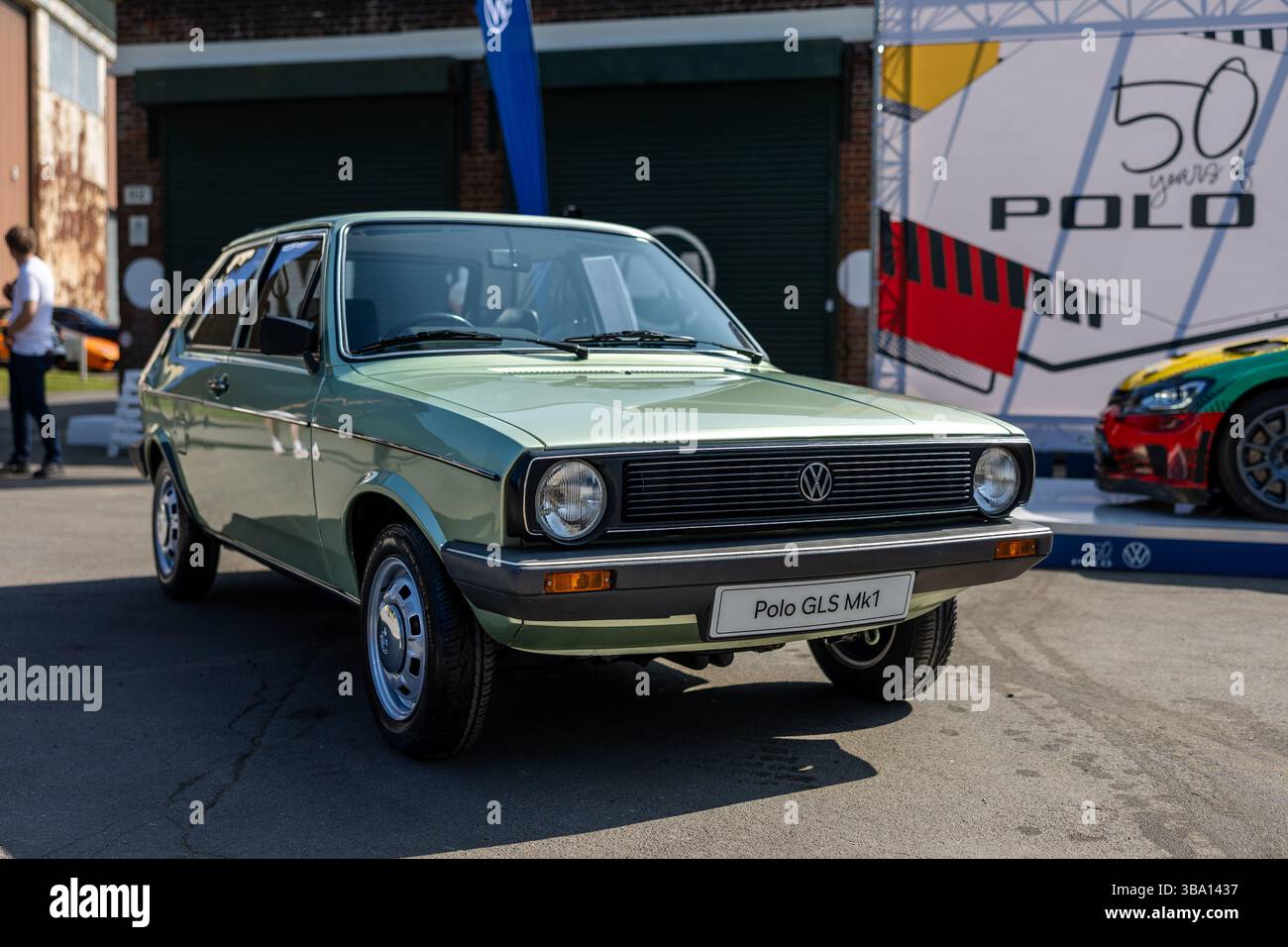 Volkswagen Polo Mk1, ausgestellt auf dem Bicester Scramble am 27. April 2025. Stockfoto