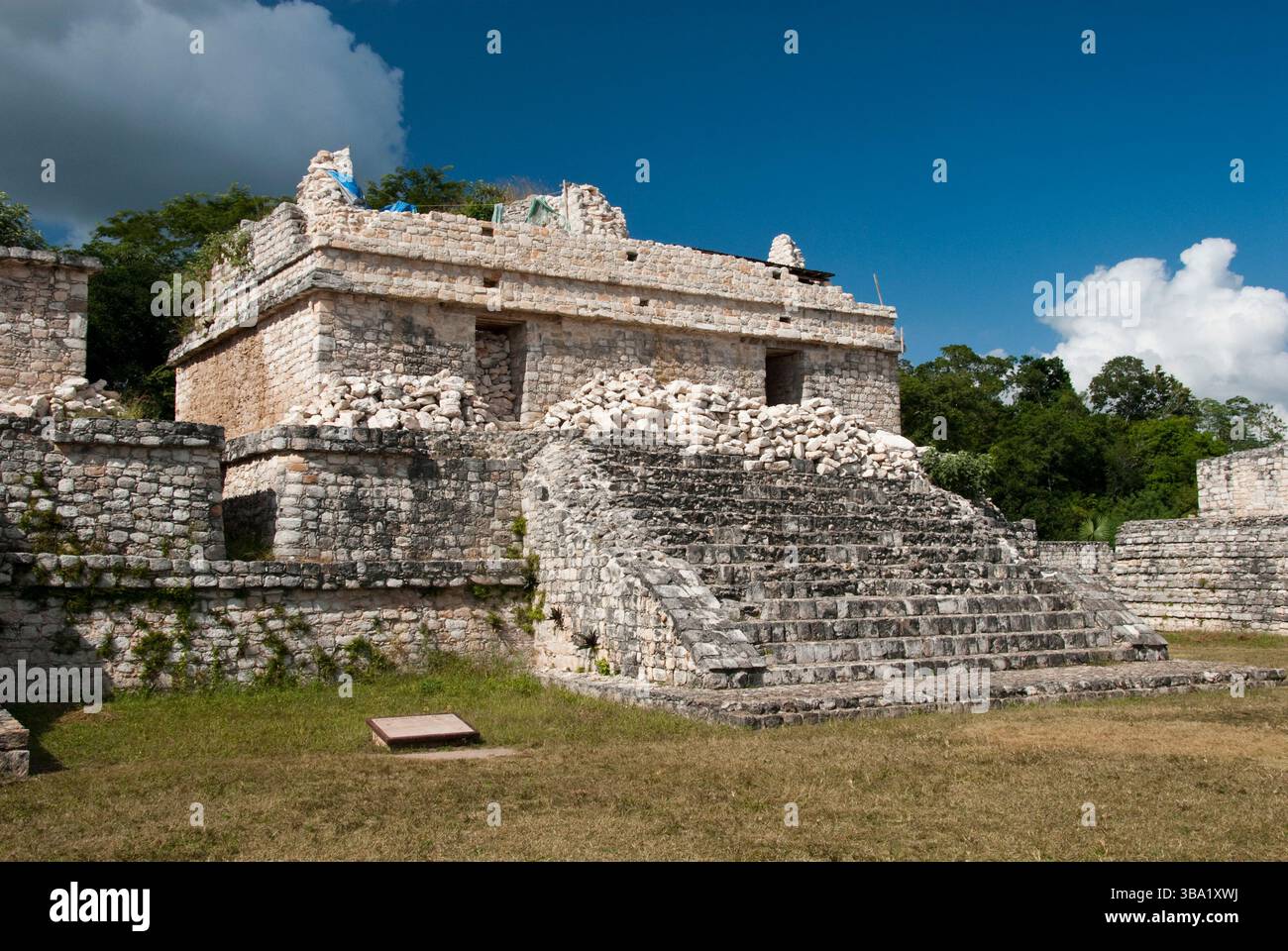 Ein Tempel an der archäologischen Stätte Ek Balam (Black Jaquar), Yucatan, Mexiko. Stockfoto