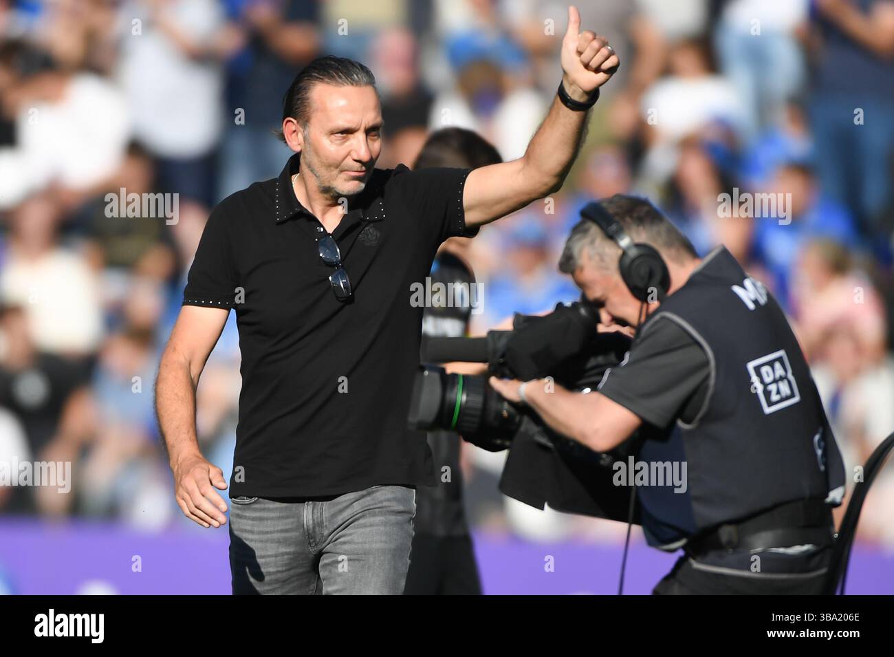 Genk, Belgien. Mai 2025. Wilfried Delbroek wurde während der Jupiler Pro League Saison 2024 - 2025 Spieltag 38 und 8. Spieltag in den Champions Play-offs zwischen KRC Genk und Club Brugge KV am 11. Mai 2025 in Genk, Belgien, gezeigt. (Foto: Jill Delsaux/Isosport/Content Curation/SIPA USA) Credit: SIPA US/Alamy Live News Stockfoto