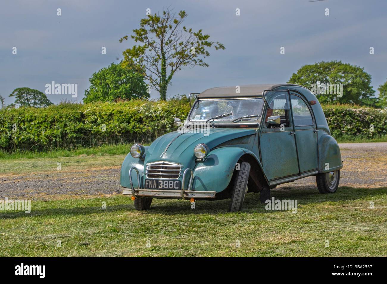 1965 60er Jahre Blue Citroen Car Benzinmotor 425 ccm; Wheels Up North, Car Culture Event, modifizierte Klassiker und Supersportwagen Event, Longridge England, Großbritannien Stockfoto