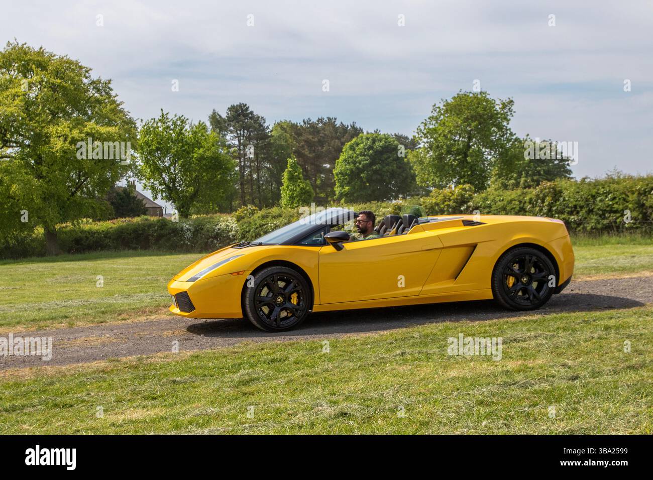 2006 Yellow Lamborghini Gallardo V10 Car Roadster Benzinmotor 4961 ccm; 2025 Wheels Up North, Car Culture Event, modifizierter Klassiker und Supersportwagen Event, Longridge England, Großbritannien Stockfoto