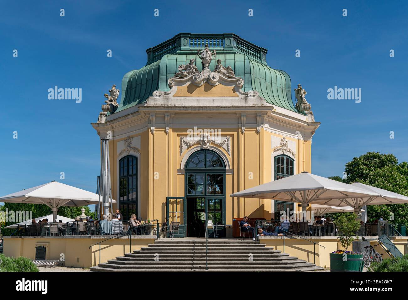 Tiere des Zoos Schönbrunn, in Wien, Österreich wilde Tiere erstaunliches Leben in einem Zoo. Der Ortsname ist Tiergarten Schönbrunn Stockfoto