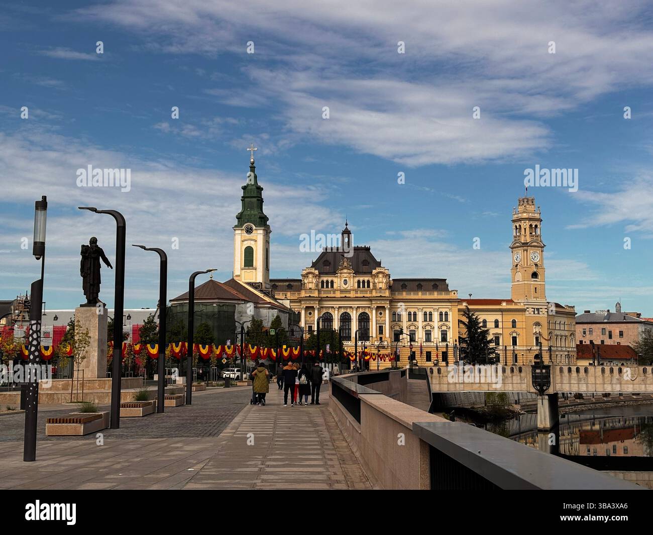 Entdecken Sie die Natur und Schönheit der Städte in Europa - Smartphone-aufgenommenes Stockfoto