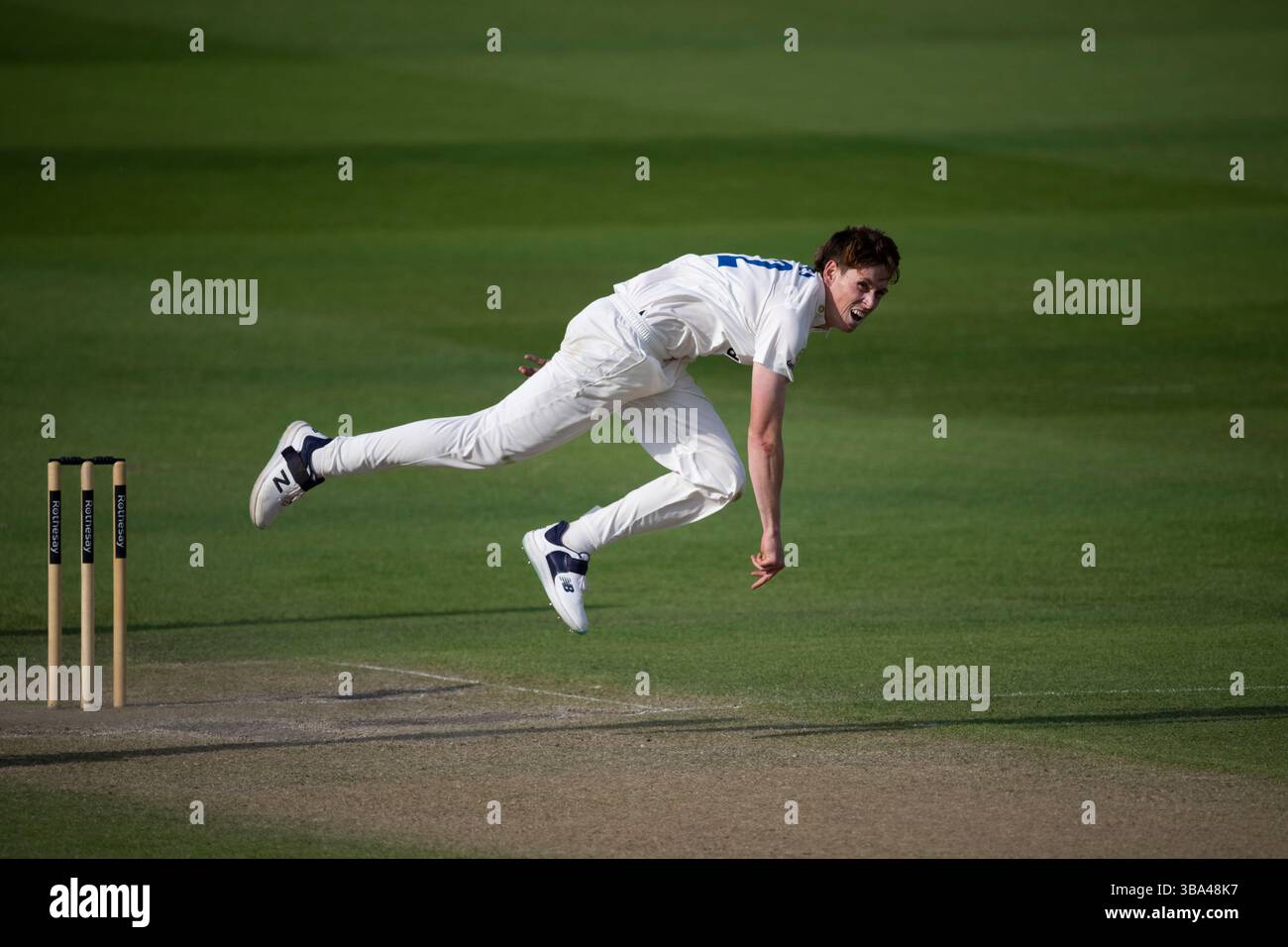Sussex V Worcestershire - Rothesay County Championship HOVE, ENGLAND - 11. MAI: James Hayes aus Sussex in Aktion während Sussex V Worcestershire in Th Stockfoto