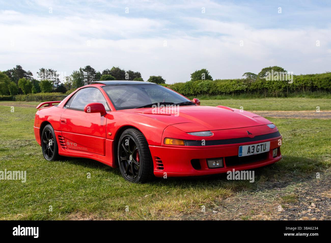 1992 90er Jahre Red Mitsubishi V6 4WS Car Coupe Benzinmotor 2970 ccm, Vordermotor, Grand Touring mit Allrad-/Vorderradantrieb, Sportwagen; 2025 Wheels Up North, Car Culture Event, modifizierter Klassiker und Supersportwagen Event, Longridge England, Großbritannien Stockfoto
