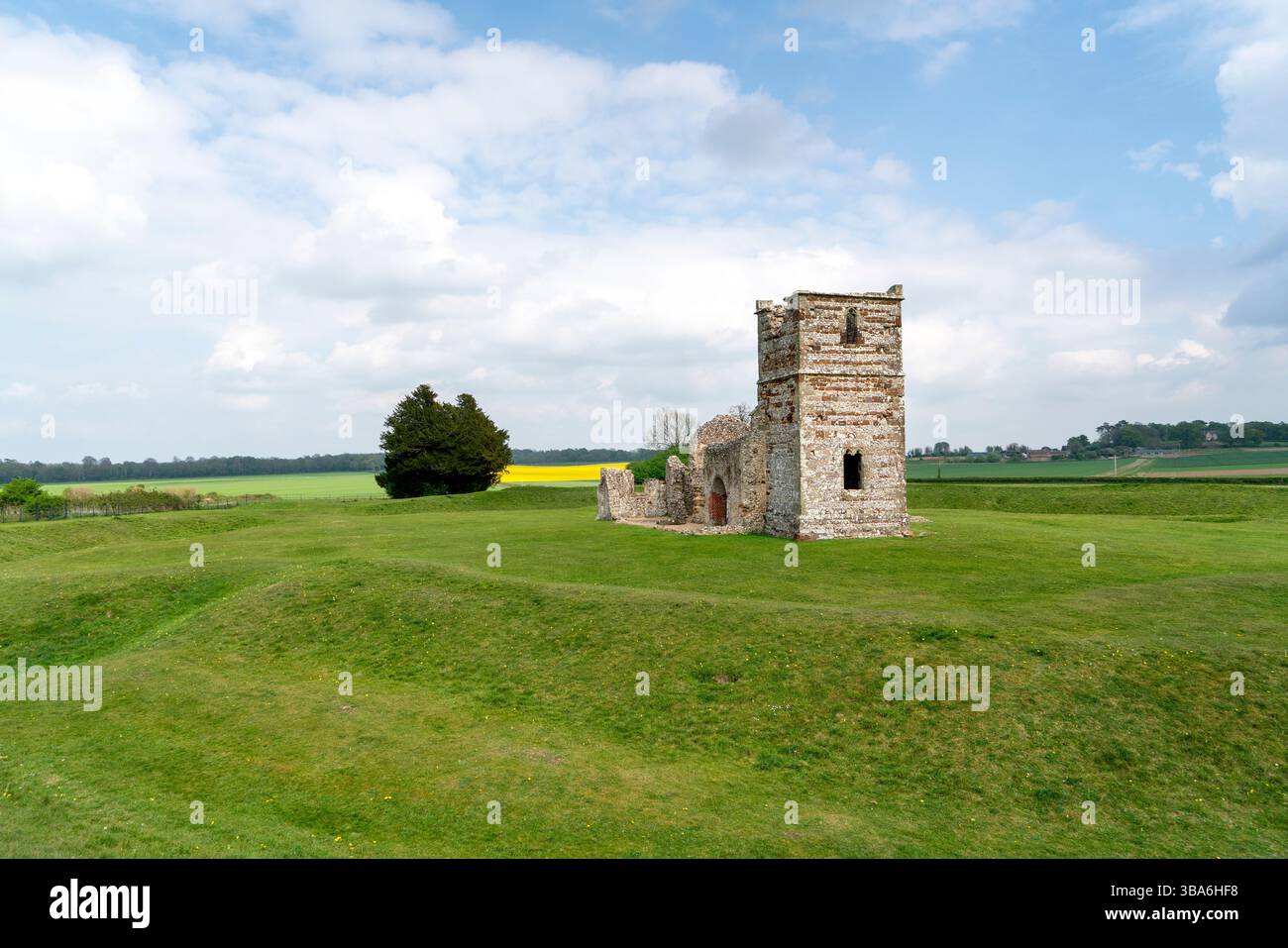 Knowlton Church und Henge Erdwerke in Cranborne Chase Stockfoto