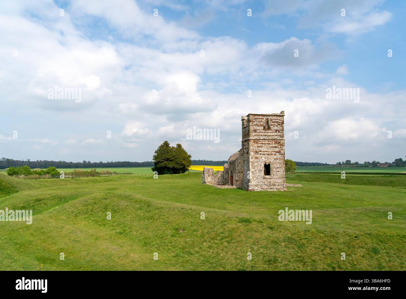 Knowlton Church und Henge Erdwerke in Cranborne Chase Stockfoto