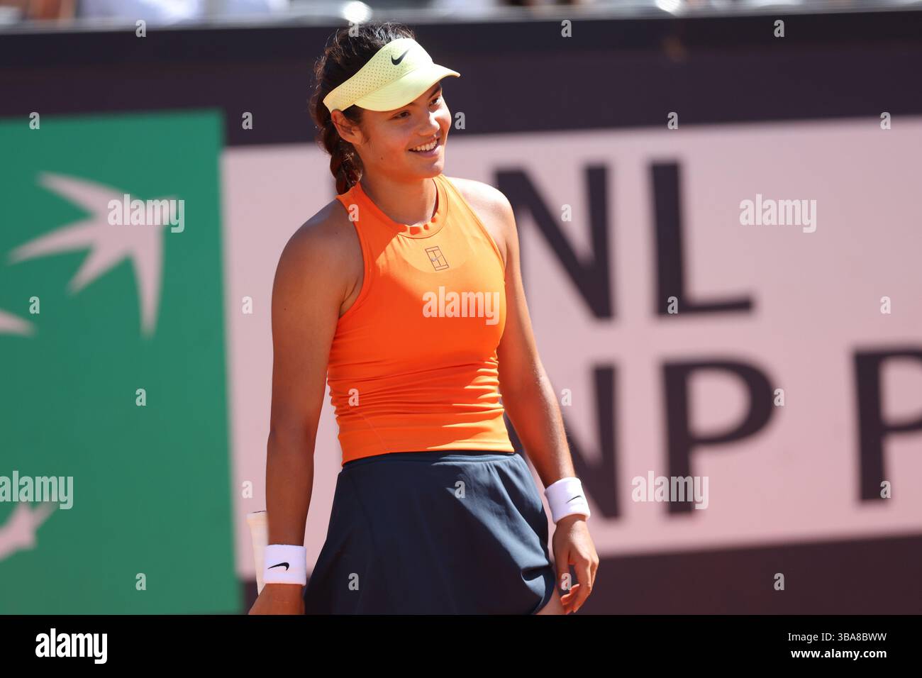 Rom, Italien. Mai 2025. Rom, Italien 05.12.2025: GAUFF Coco (USA) Rang 3 gegen Emma Raducanu (GBR) Rang 49 beim Rennen auf R16 der Internazionali BNL d' Italia 2025 WTA Masters 1000 in Rom beim Foro Italico. Quelle: Unabhängige Fotoagentur/Alamy Live News Stockfoto Rom, Italien. Mai 2025. Rom, Italien 05.12.2025: GAUFF Coco (USA) Rang 3 gegen Emma Raducanu (GBR) Rang 49 beim Rennen auf R16 der Internazionali BNL d' Italia 2025 WTA Masters 1000 in Rom beim Foro Italico. Quelle: Unabhängige Fotoagentur/Alamy Live News Stockfoto
