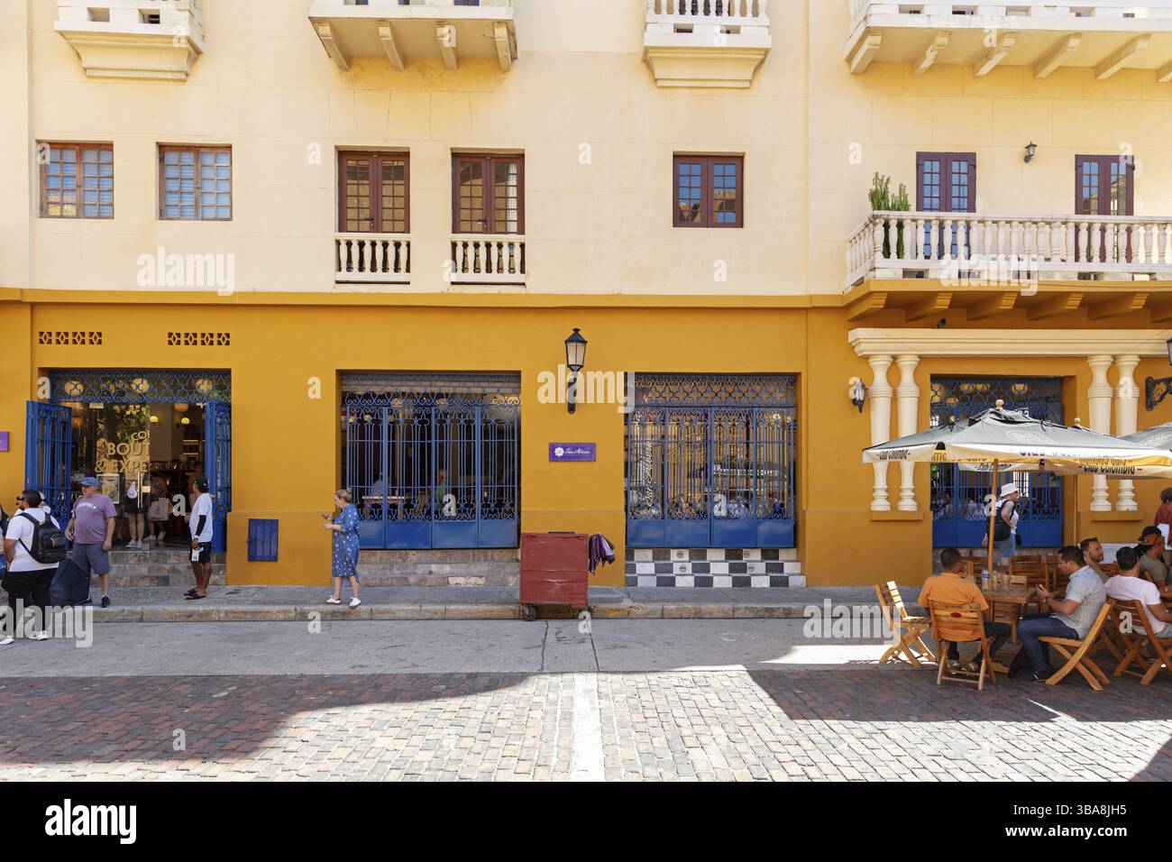 Cafe San Alberto, Plaza Santo Domingo, Cartagena, Kolumbien, Südamerika Stockfoto