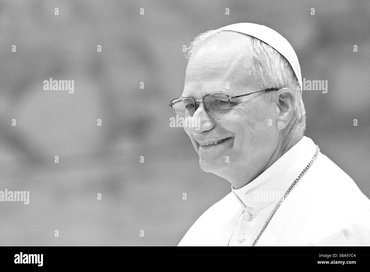 Vatikan, Vatikan. Mai 2025. **NO LIBRI** Italien, Rom, Vatikan, 12.05.2025.Papst Leo XIV. Während einer Audienz vor Medienvertretern im Saal Paul VI. Im Vatikan. Foto von ALESSIA GIULIANI/Catholic Press Photo Credit: Independent Photo Agency/Alamy Live News Stockfoto