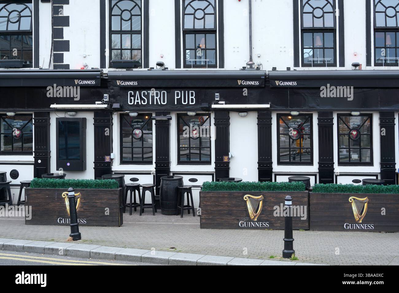Dublin, Irland, Außenterrasse des Gastro Pubs Stockfoto