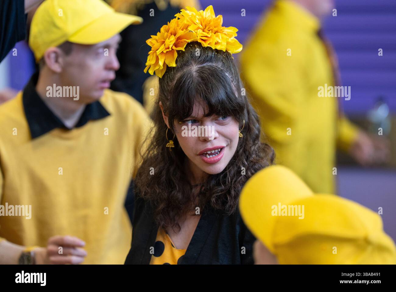 Das Team von Electric Umbrella trifft sich in Sarratt Hertfordshire, bevor es zum BGT Halbfinale aufbricht Stockfoto
