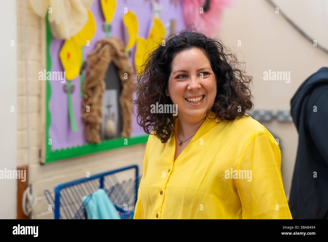Das Team von Electric Umbrella trifft sich in Sarratt Hertfordshire, bevor es zum BGT Halbfinale aufbricht Stockfoto