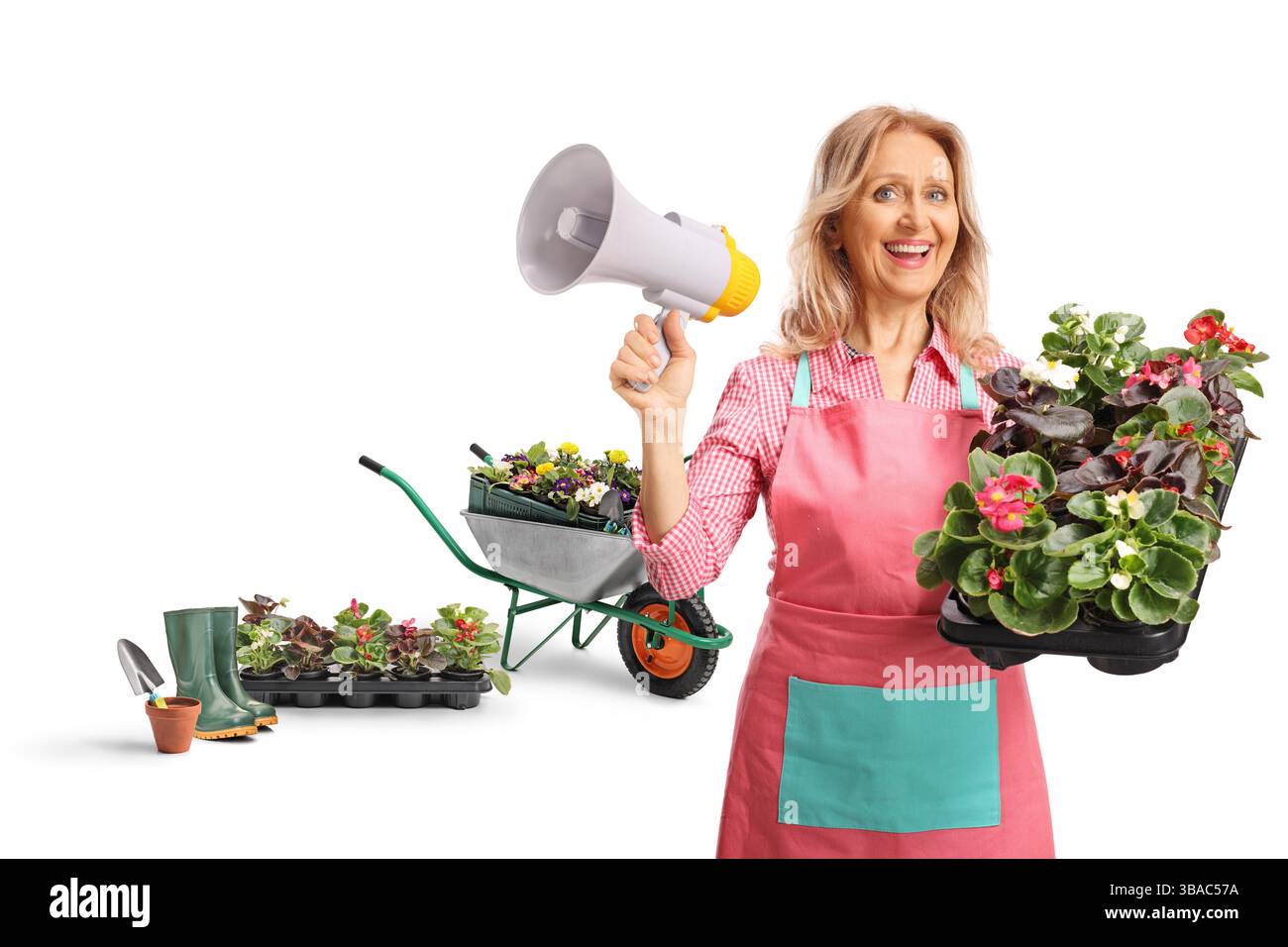 Gärtnerin mit Blumentöpfen und einem Megaphon isoliert auf weißem Hintergrund Stockfoto