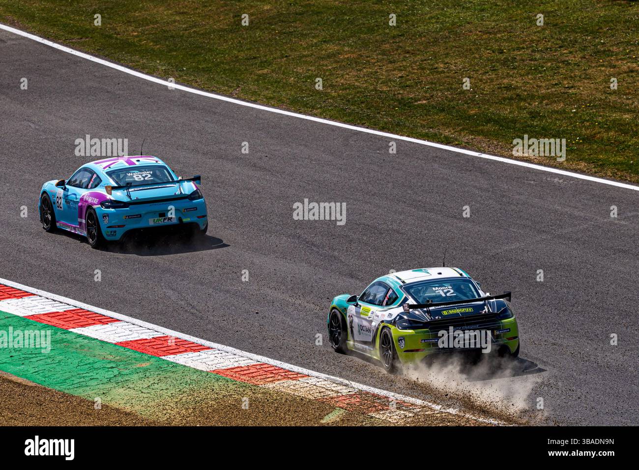 Marken Hatch, Kent, Großbritannien. Mai 2025. British Touring Car Championship, Brands Hatch, Kent, Großbritannien. Porsche Sprint Challenge Brands Hatch 2025 Credit: Christopher Neve/Alamy Live News Stockfoto