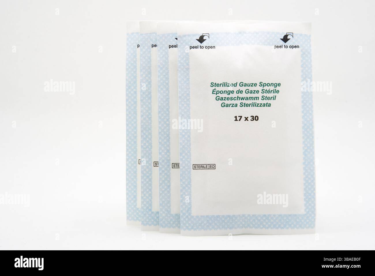 Sterile Mullpads in Umschlägen Stockfoto Sterile Mullpads in Umschlägen Stockfoto