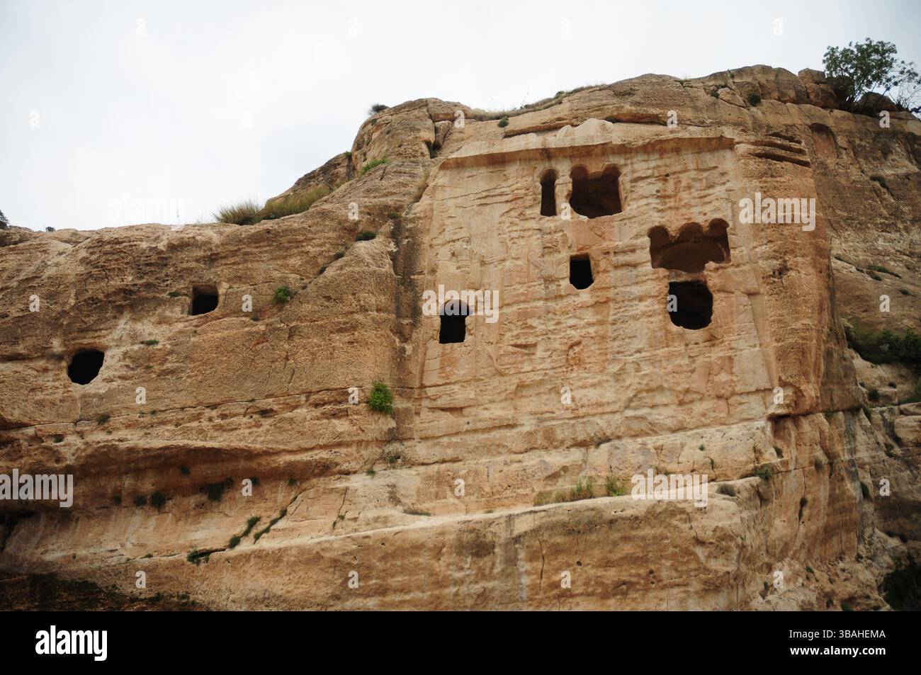 Khinis. Mai 2025. Dieses Foto vom 12. Mai 2025 zeigt assyrische Reliefs im Khinis-Tal im Nordirak. Quelle: Duan Minfu/Xinhua/Alamy Live News Stockfoto