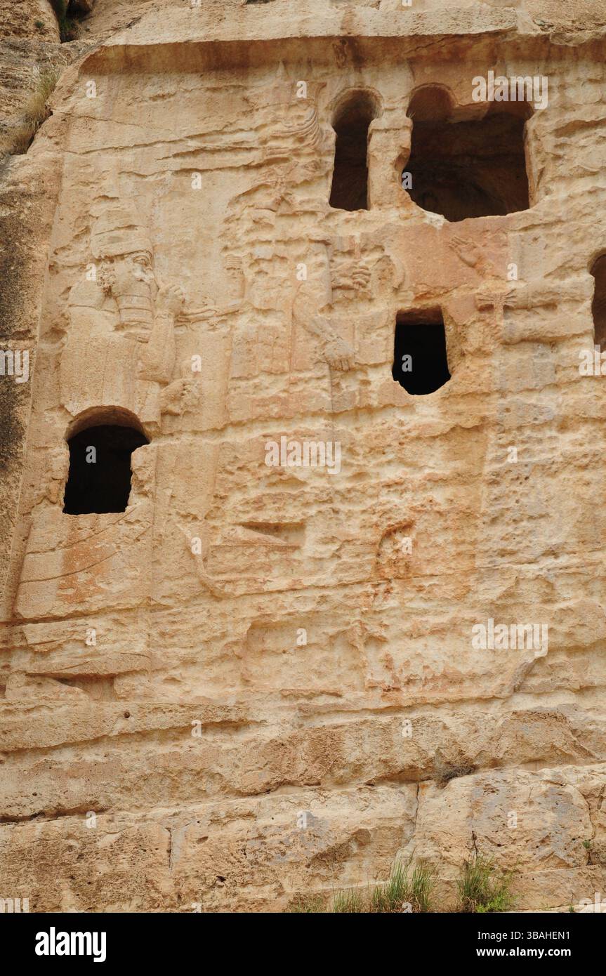Khinis. Mai 2025. Dieses Foto vom 12. Mai 2025 zeigt assyrische Reliefs im Khinis-Tal im Nordirak. Quelle: Duan Minfu/Xinhua/Alamy Live News Stockfoto